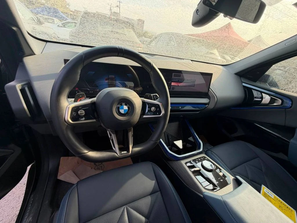 BMW X3L — цифровая приборная панель и спортивный M-руль