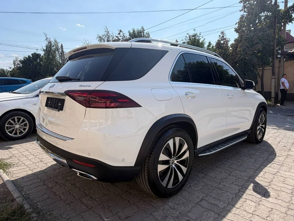 Mercedes-Benz GLE 450 4MATIC 2025 — вид сзади