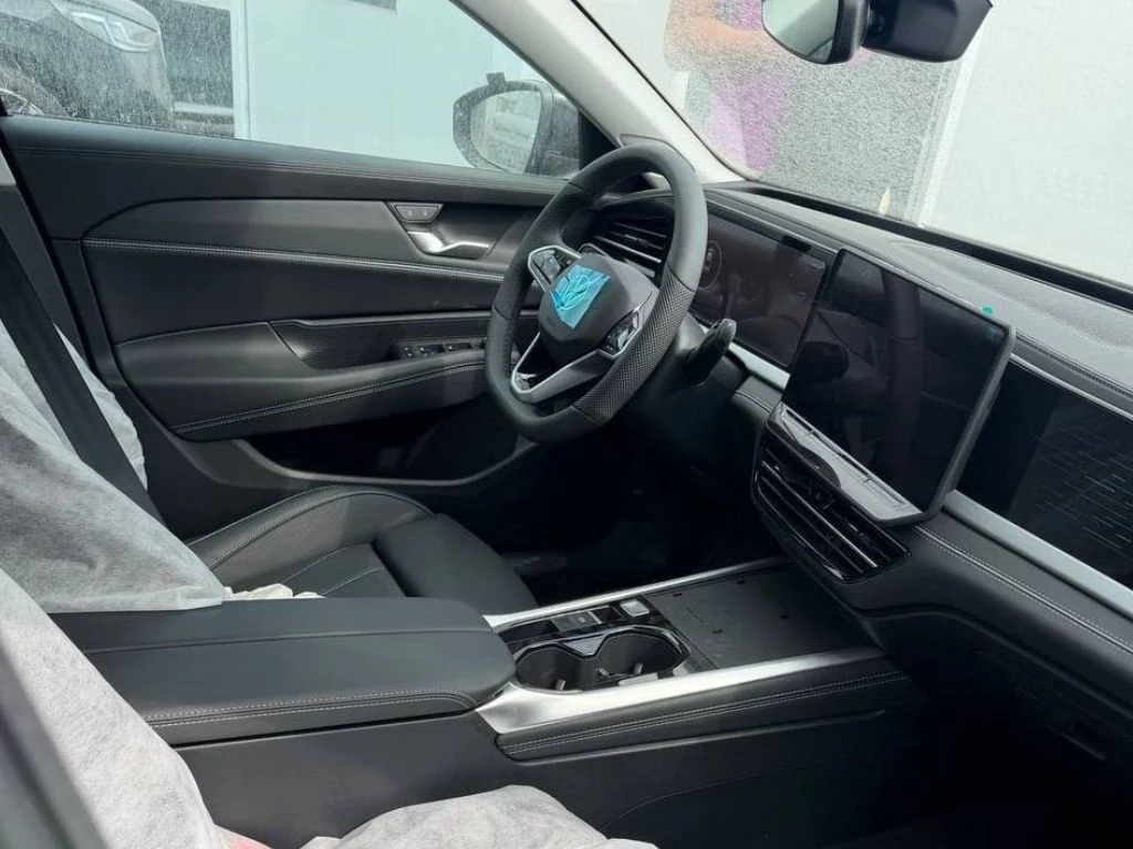 Volkswagen Passat Pro 2026 — салон и мультимедийный экран